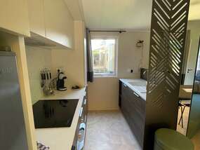 2f3ab3c3-f2c7-4078-aba2-dd6be3b8d228 -  - Luxe Chalet 4p